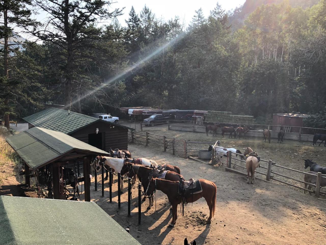 Bill Cody Ranch Hotel Bagian luar foto