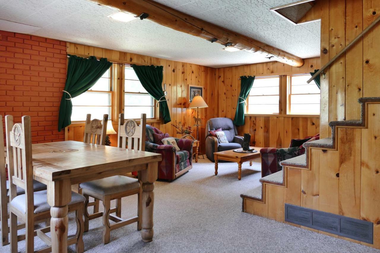 Bill Cody Ranch Hotel Bagian luar foto